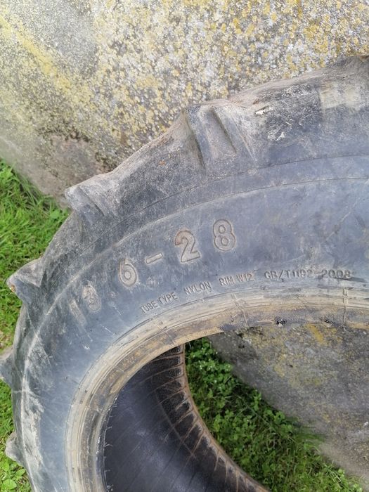Sprzedam oponę 13.6-28