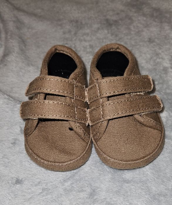 Butki niechodki 2 pary rozm. 17
