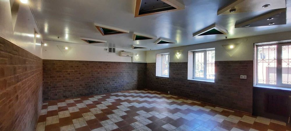 Центр. Продам комерційне приміщення по вул. Соборності