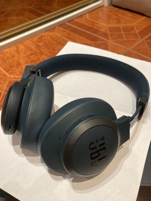 Sluchawki bezprzewodowe JBL LIVE650 BTNC