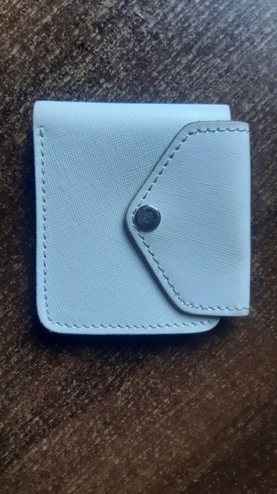 Гаманець білий на кнопке