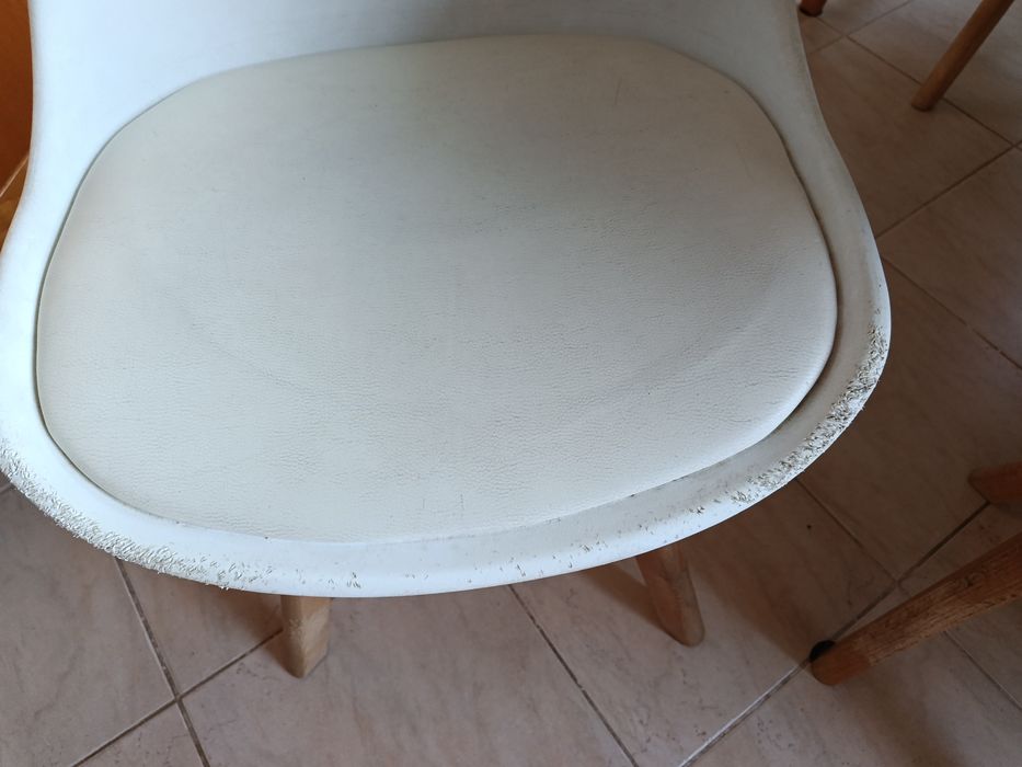 Conjunto de mesa cozinha e 4 cadeiras Sklum
