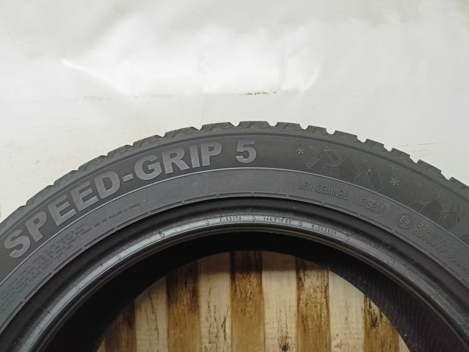 Semperit Speed-Grip 5 225/55/17 21r. 101V 7,5mm (4579)