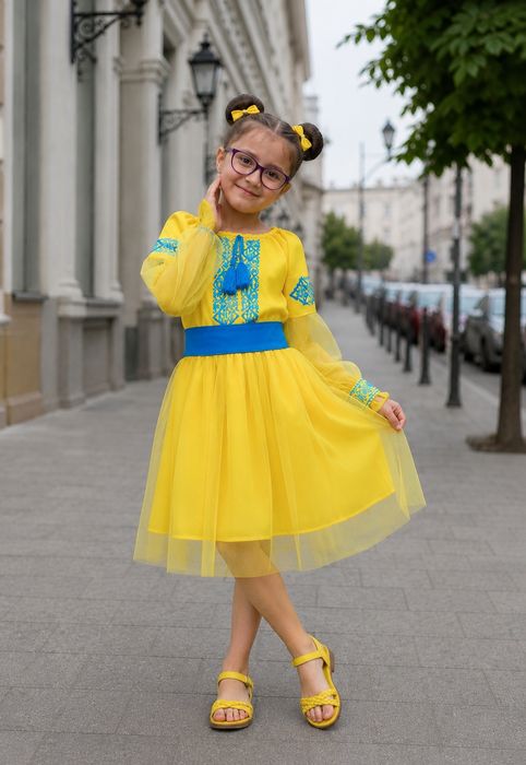 Вишиванка, вишиті костюми,вишиті сукні