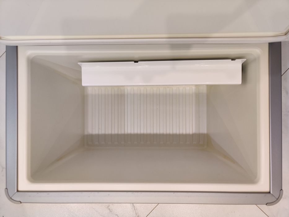 Авто холодильник абсорбционный ГАЗ/12В/230В DOMETIC (-9С)