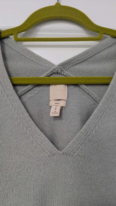 Sweter z wełny owczej