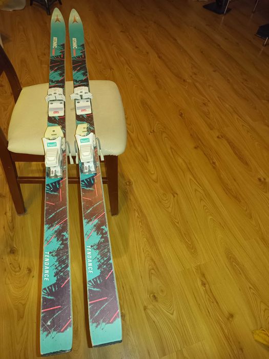 Narty zjazdow Atomic