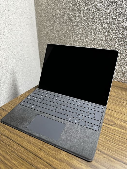 Microsoft Surface Pro 11ª Edição 13'' - Snapdragon X Elite C12 - RAM: 16 GB - 512 GB SSD