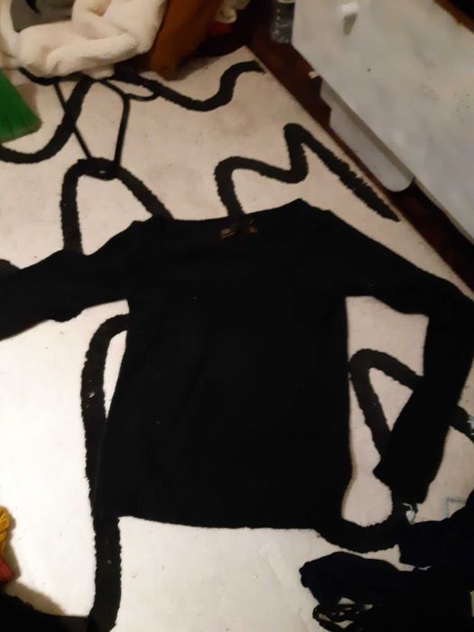 Roupa de várias marcas usadas