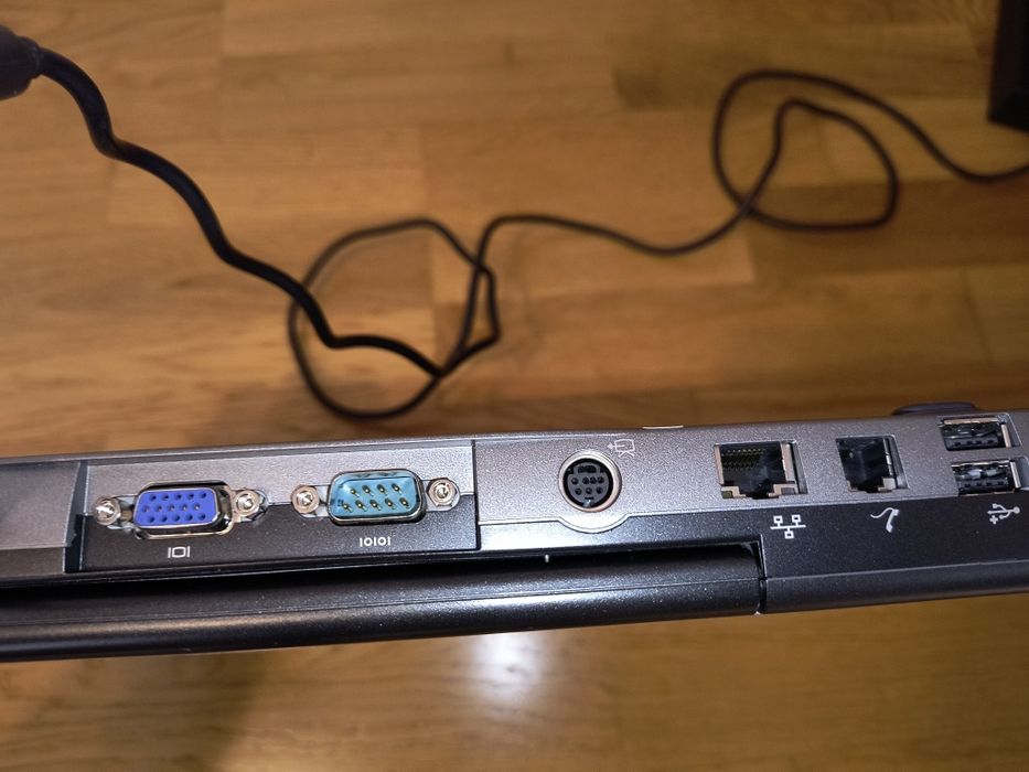 Laptop dell d530 stan bdb port COM