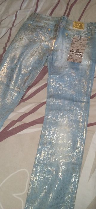 Продам новые джинсы