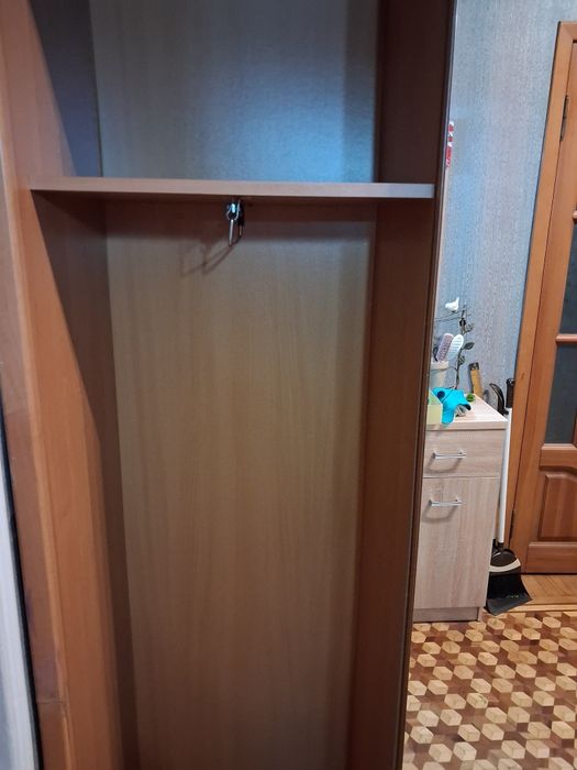 Шкаф и комод в прихожею