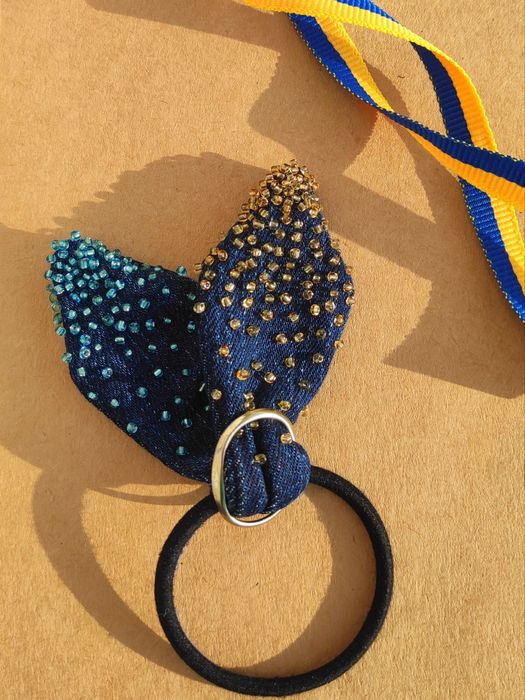 Резинка для волосся ручної роботи