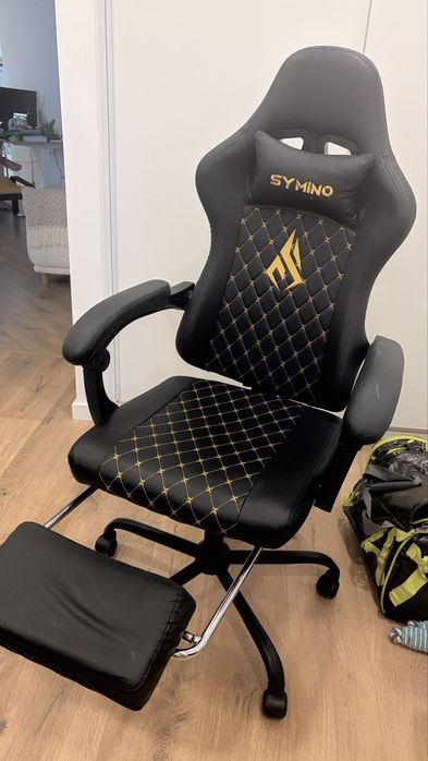 Cadeira Gaming Symino com Apoio de Pés — Preta e Dourada