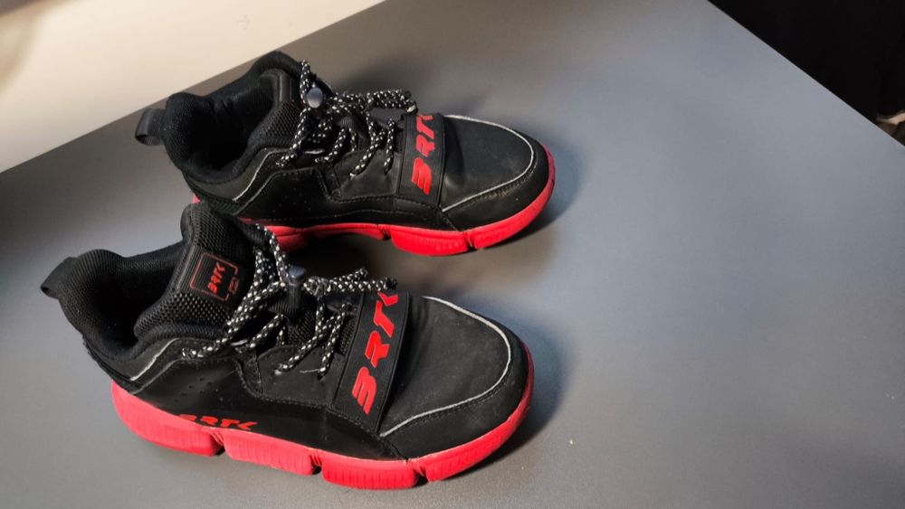 Buty sneakersy Bartek