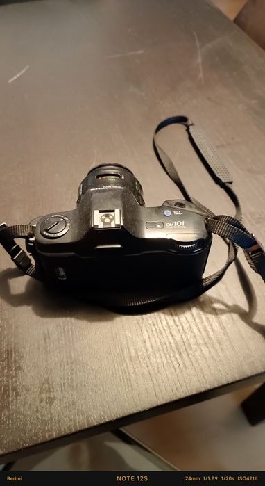 Olympus OM101 Power Focus + Objetiva 35–70mm – Clássico Analógico