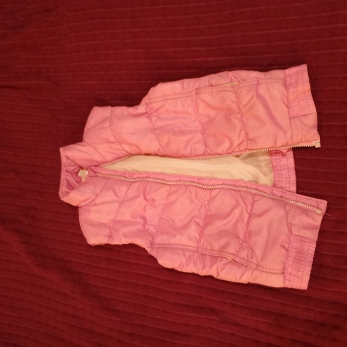 Продам 2 дитячі жилетки.