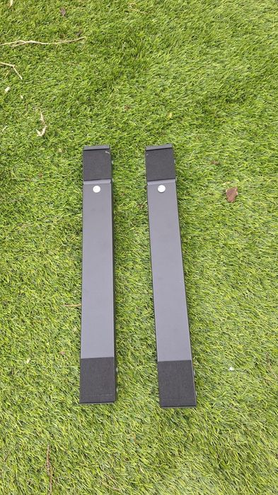 Base para máquinas ou móveis com rodas extensível