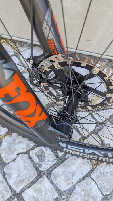 Bicicleta Propain 3 R CF como nova