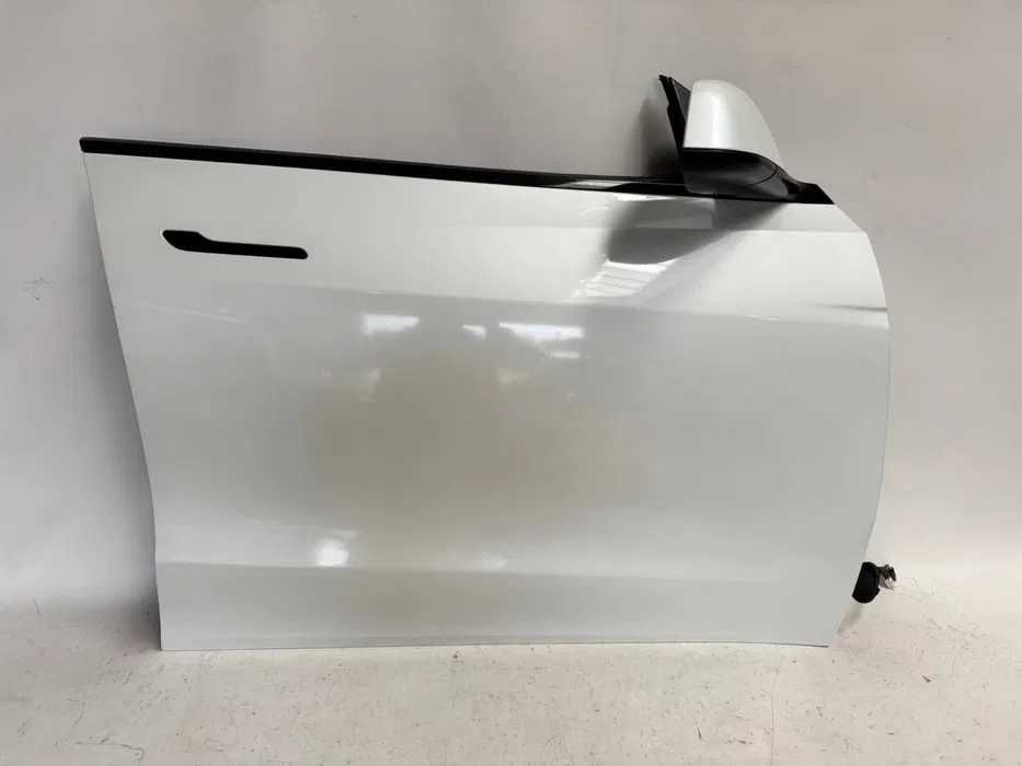 Двері передні права Tesla Model Y в кольорі PPSW, оригінал