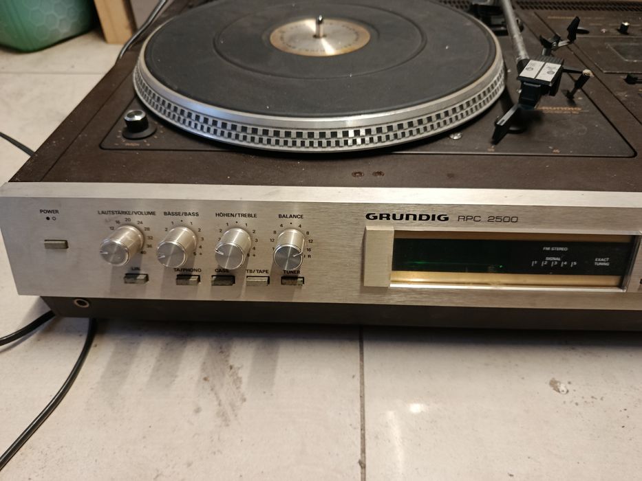 Gramofon Grundig RPC 2500