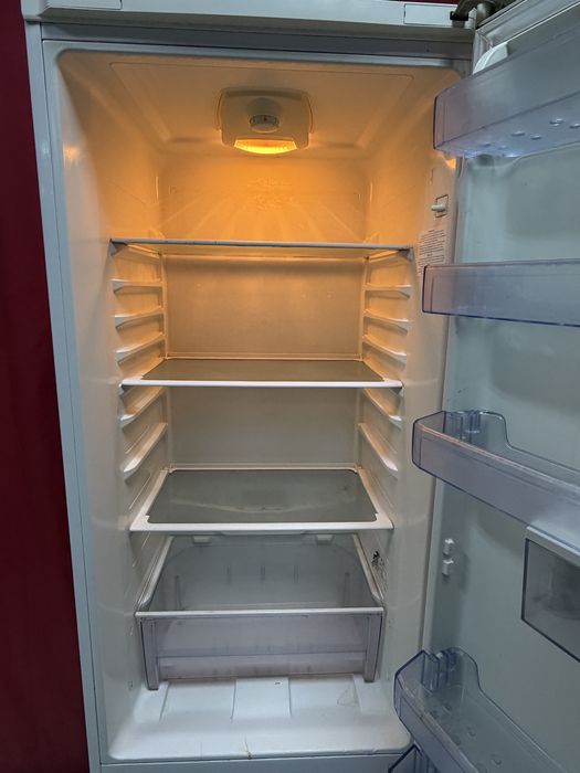 Холодильник BEKO CS 338022