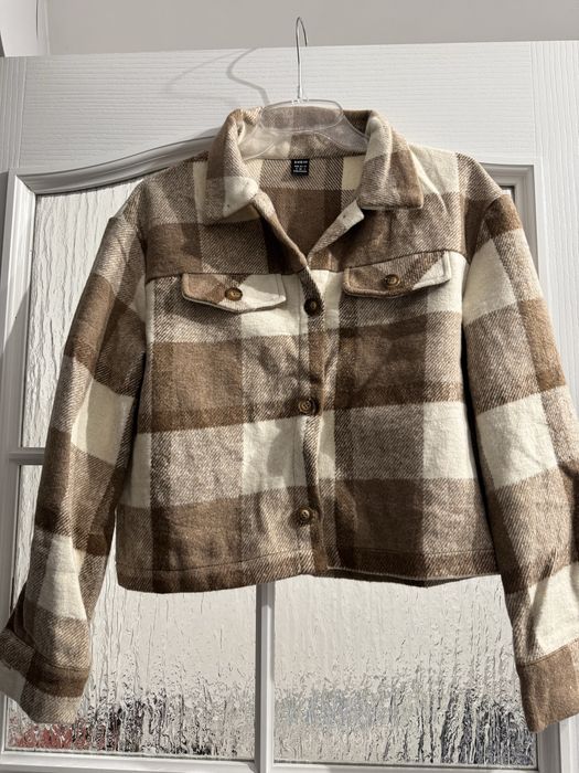 Kratkowana kurtka oversitze, rozmiar S