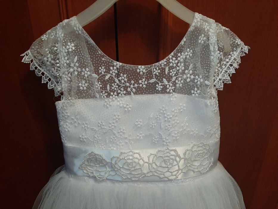 Продам нарядне біле плаття