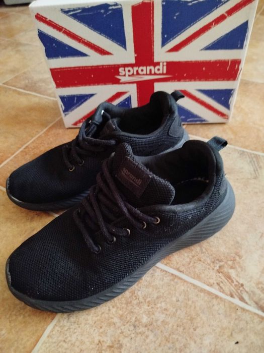 Sprandi-adidasy lekkie i wygodne R-39