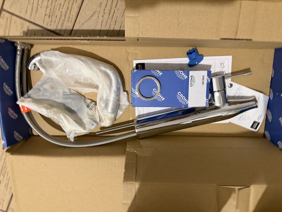 Bateria umywalkowa Grohe Essence nowa komplet chrom