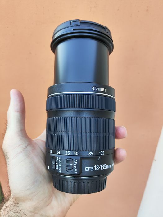 Canon EOS 800D + 18-135mm IS STM, пробег 9000 отличное состояние