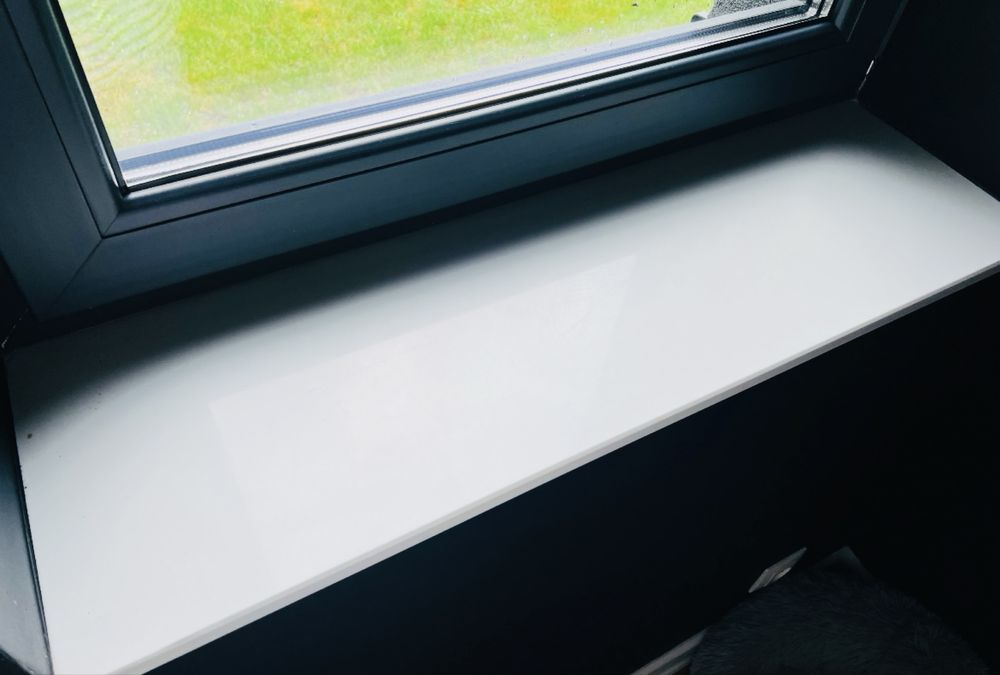 Biały parapet kamień kwarcowy 85x20 / 2cmkamienny
