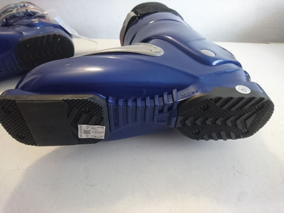 Новые горнолыжные ботинки с сумкой  Munari Mix 677