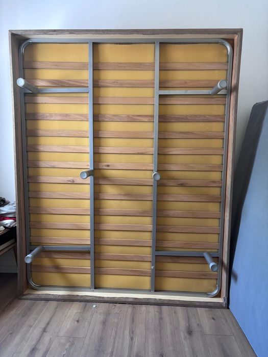 Sommier 160x200 em ótimo estado - com ou sem colchão