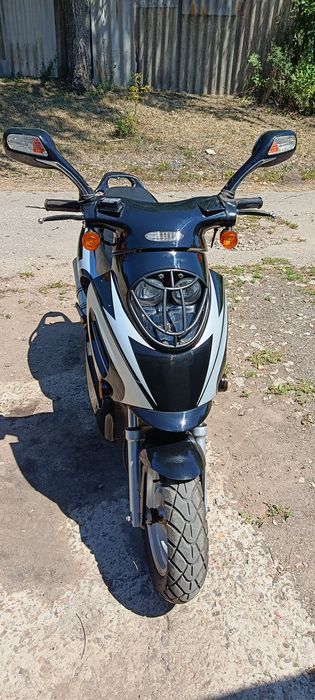Скутер Spark 150