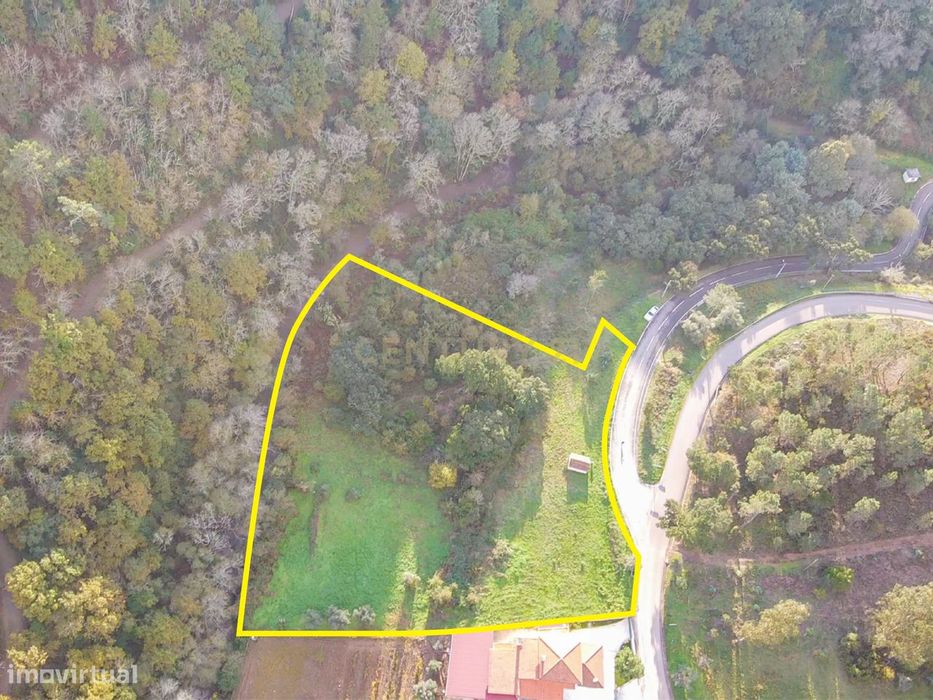 Terreno de Construção de Moradia a confinar com o Rio, Miranda do Corv