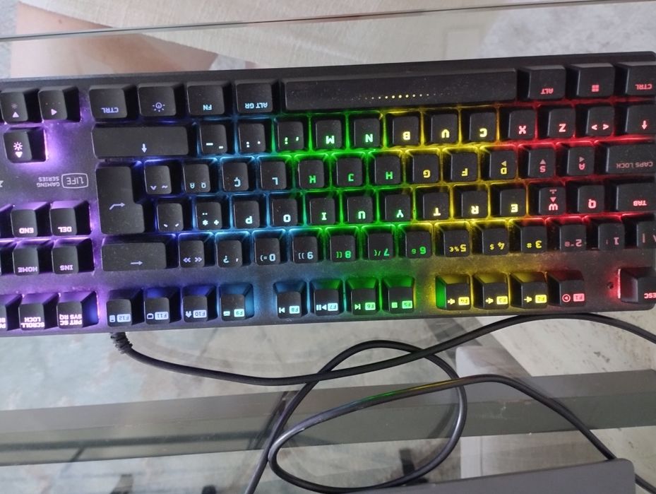 Teclado gaming com luz