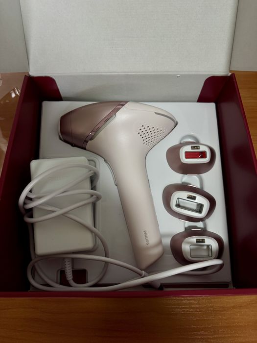 фотоепілятор Philips Lumea IPL 9900 Series модель BRI977/00