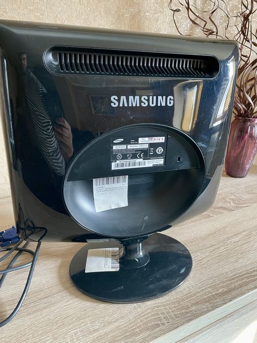 Мониторы компьтерные Samsung 932B 19’ , 732N 17’