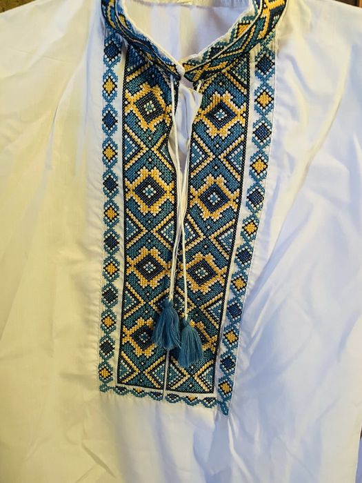 Продам вишиванку р.10 (приблизно р.140-146)