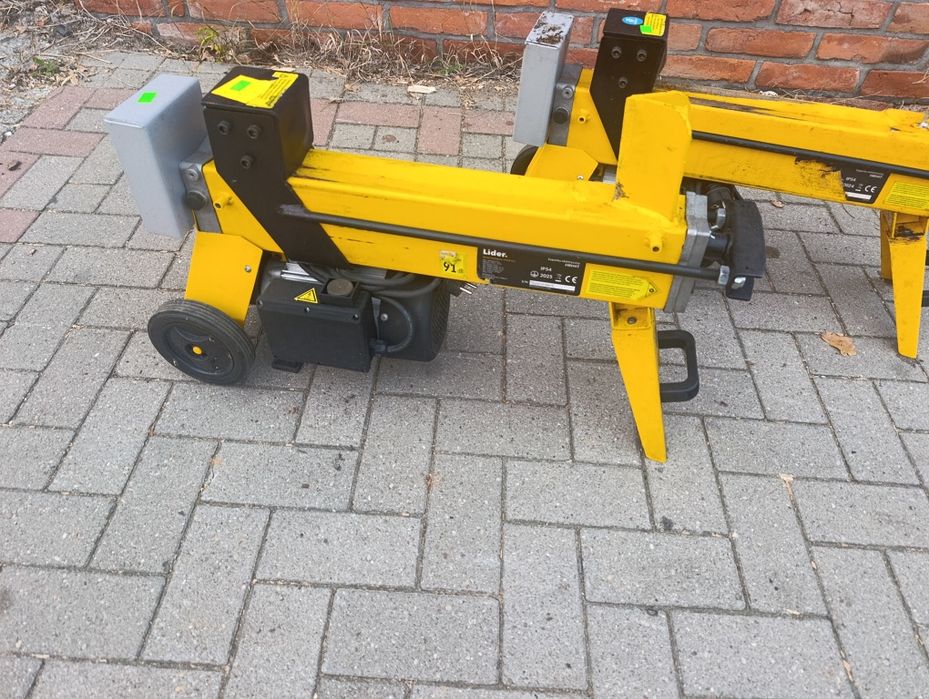 pozioma  łuparka elektryczna do drewna Lider 4 tT