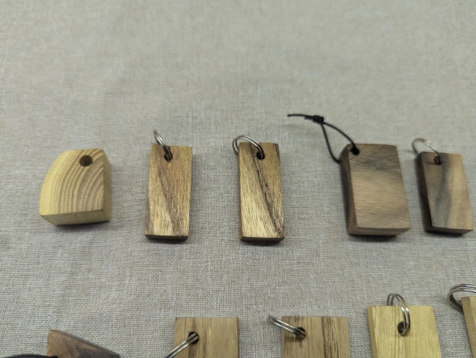 Брелкі дерев'яні