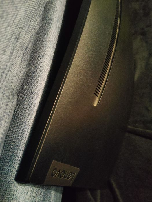 Monitor gamingowy Lenovo zakrzywiony