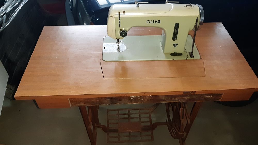 Máquina de costura Oliva
