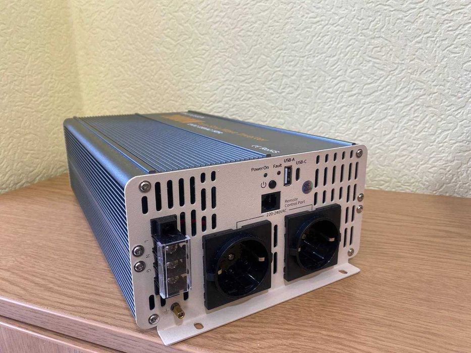Інвертор Power Queen 12V→ 230V з чистою синусоїдою 2000W/4000W
