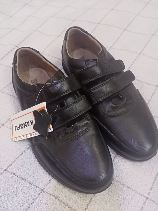 Туфлі чорні на ліпучках