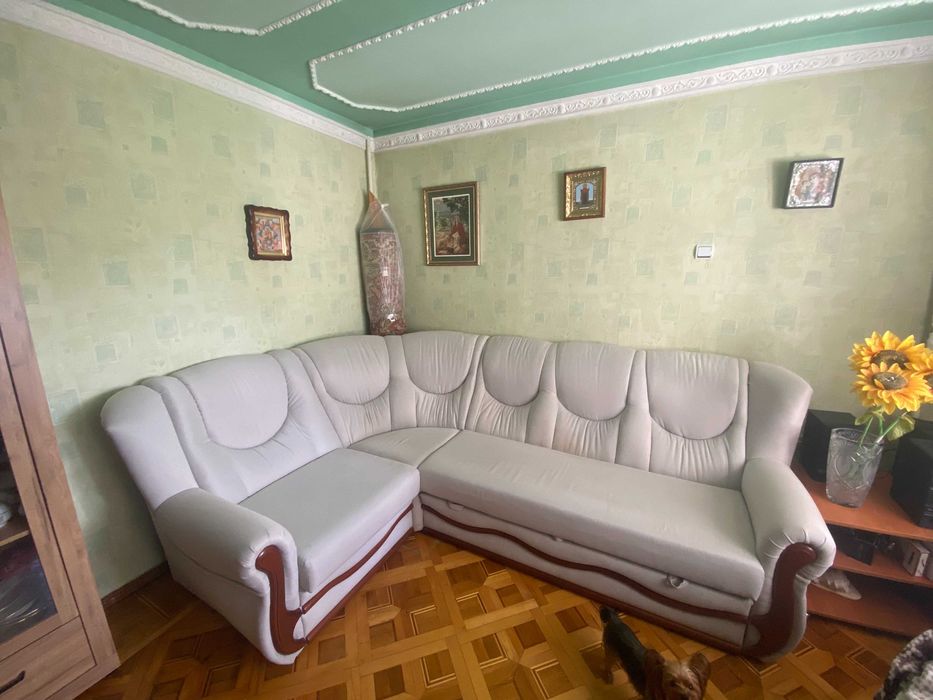 кутовий диван для вітальні