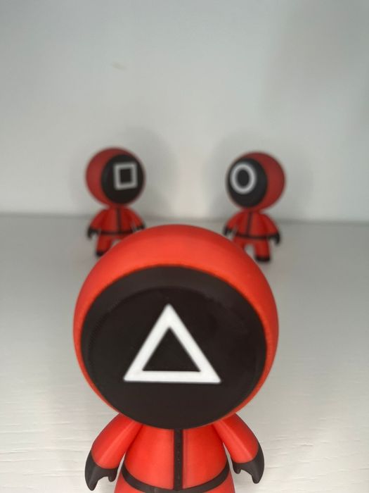 3 Figuras colecionáveis Squid Game