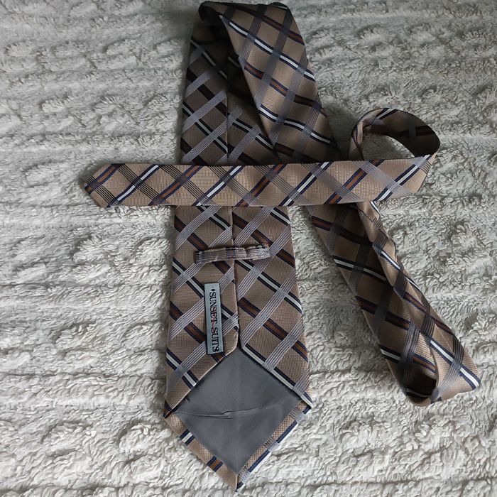 Krawat beżowy "Sunset Suits"