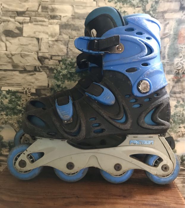 Дитячі ролики на ходу